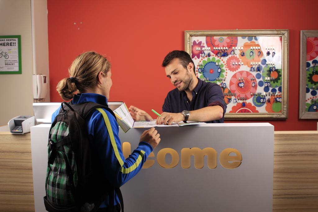 Brussels Hello Hostel Koekelberg Εξωτερικό φωτογραφία