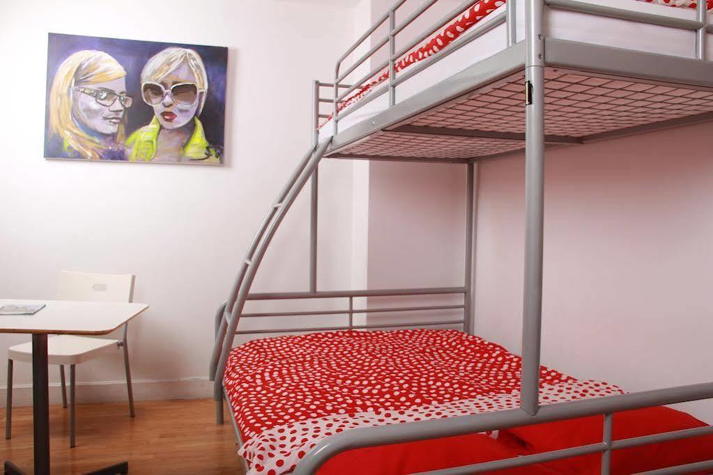 Brussels Hello Hostel Koekelberg Εξωτερικό φωτογραφία