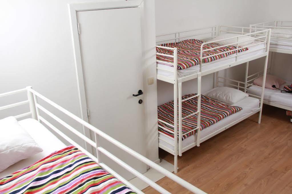 Brussels Hello Hostel Koekelberg Εξωτερικό φωτογραφία